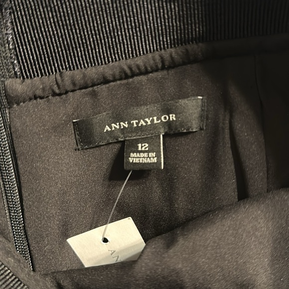 🆕 Ann Taylor Black and Cream Print Pencil Skirt, Size 12 NWT - Picture 3 of 4